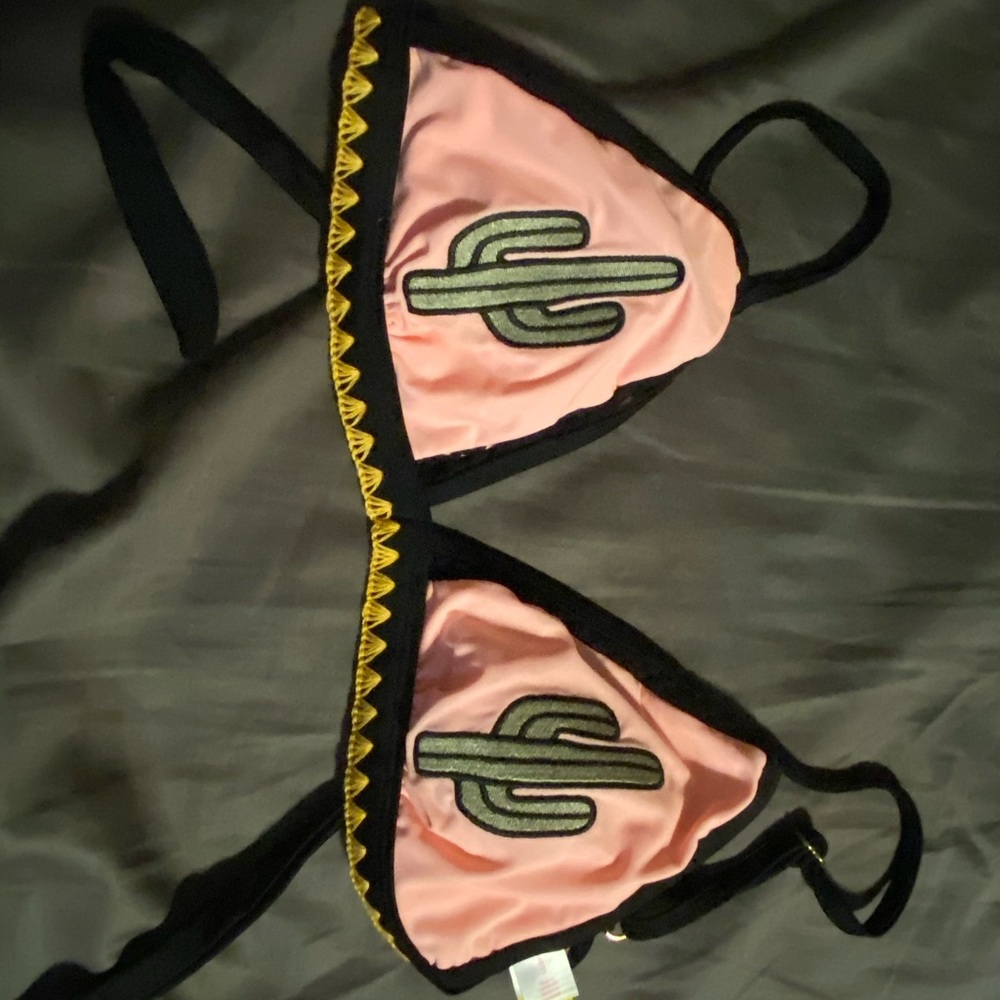 Bikini top 🌵